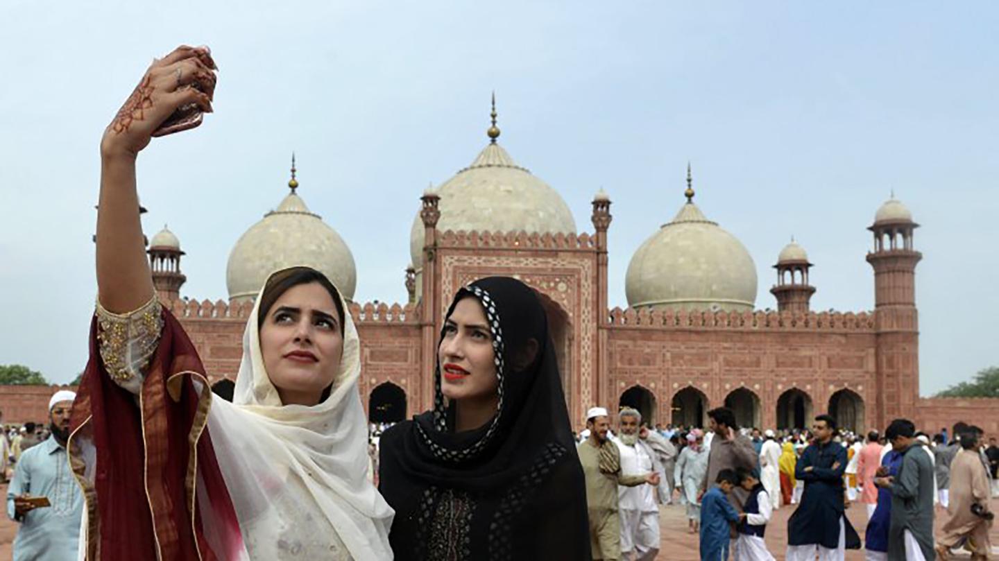 Ramadan Etiquette Guide For Non-Muslims - MOST Ramadan Etiquette Guide For Non-Muslims - MOST