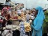 A street market in Abobo, suburb of Abidjan, Cote d\'Ivoire, on the first day of Ramadan